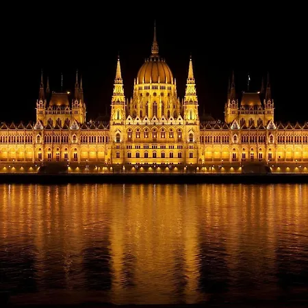 Cozy And Quiet Near The Parliament Apartment Budapest