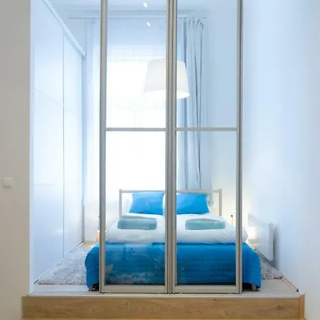 Cozy And Quiet Near The Parliament Apartment *